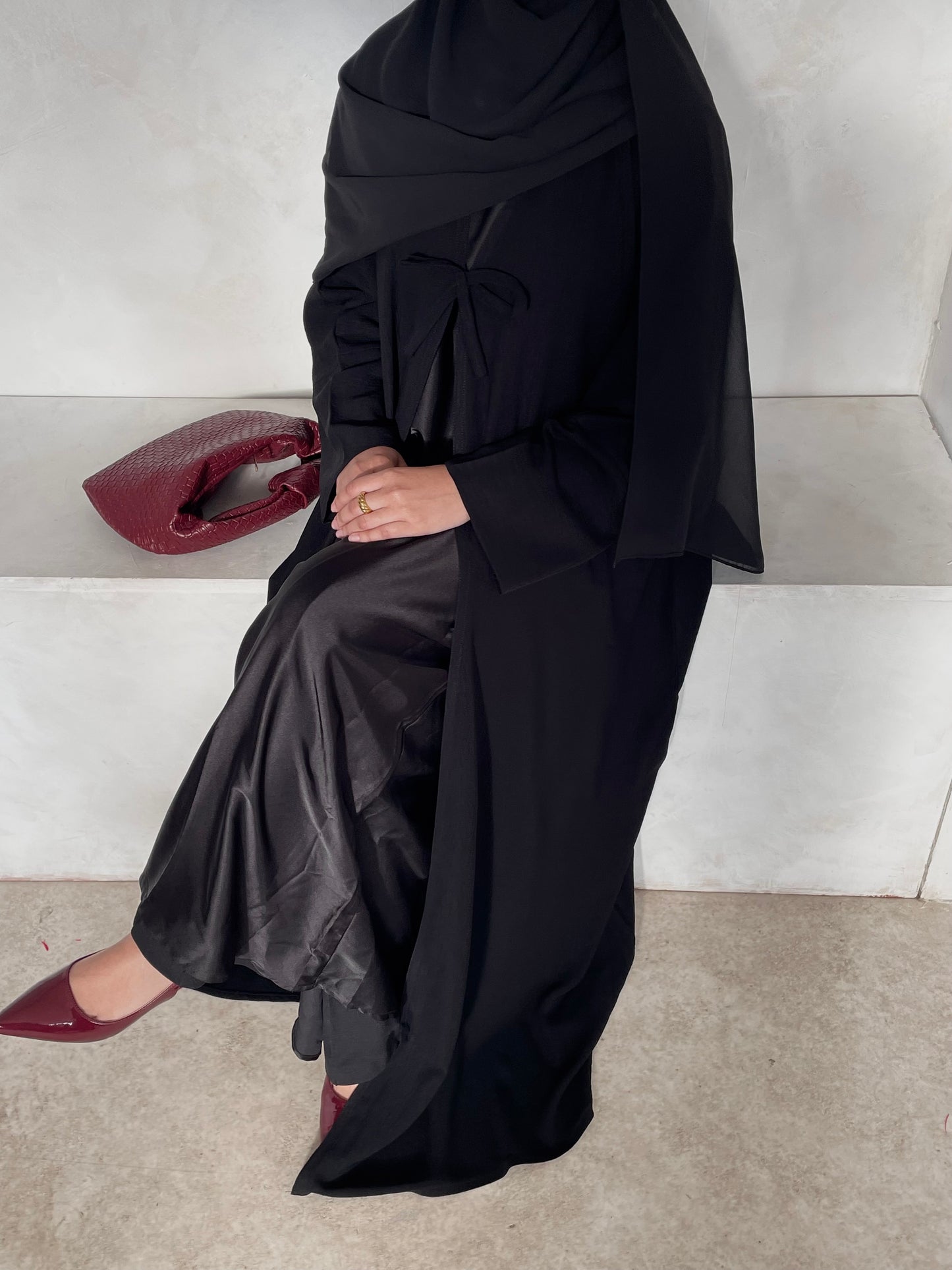 Bow Button Abaya - 'Black'