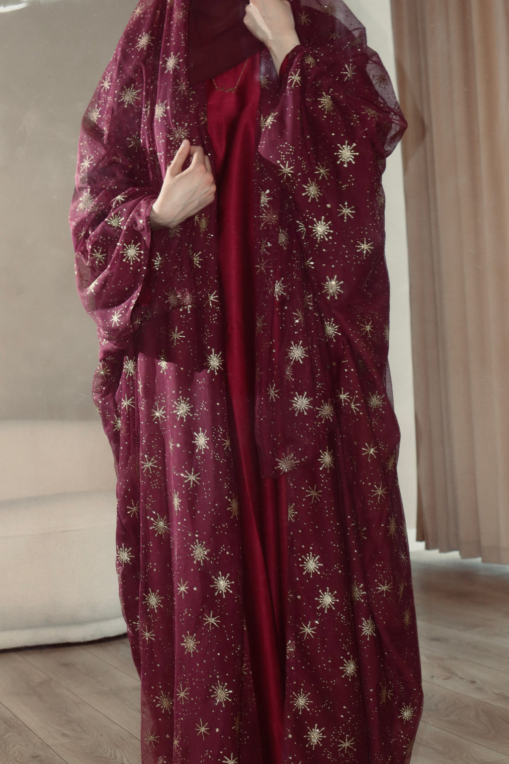 Dujā - Women’s Sparkly Evening Abaya - Burgundy and Gold