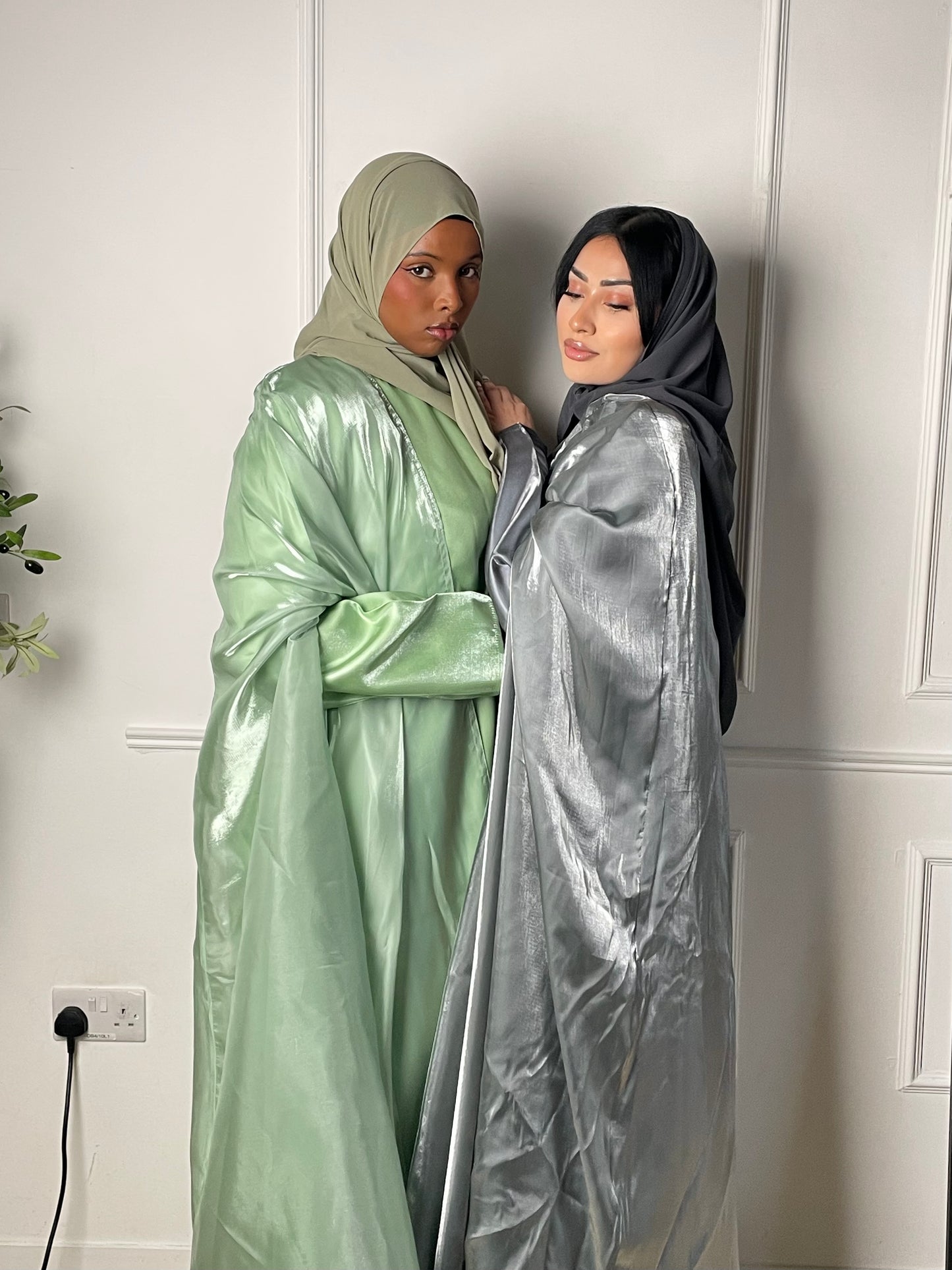 Noor Abaya – Elegant Organza Evening Wear - Mint Green